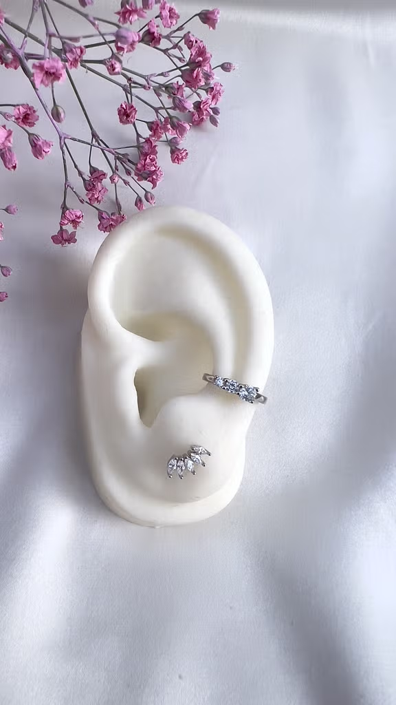 super LOVED studios - Ear Cuff Ava Zirkonia Silber