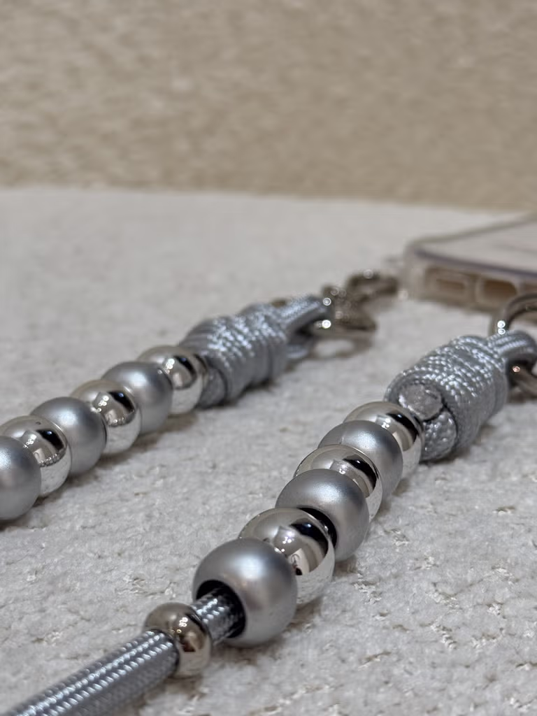 LaCoqueFrancaise - Handykette Inaya Silber mit Perlen