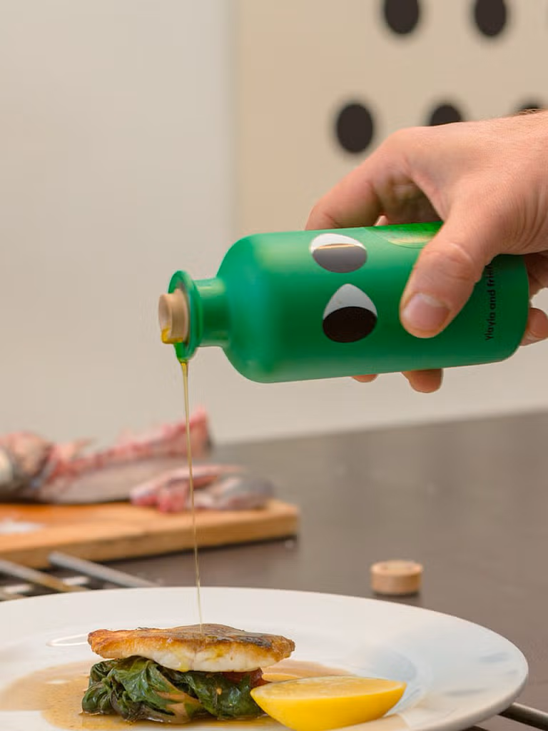 YIAYIA & FRIENDS - Olivenöl Extra Native mit Basilikum