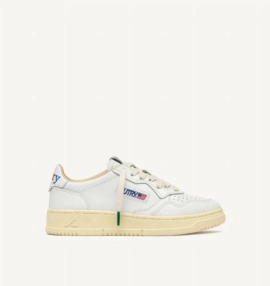 Sneaker Medalist White/White Logo