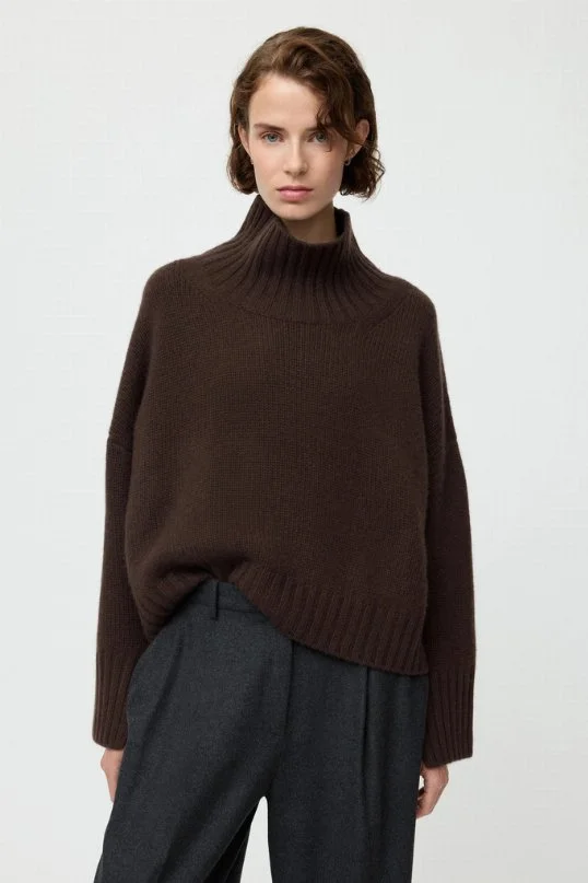 Pullover Girlfriend Turtleneck Mocha
